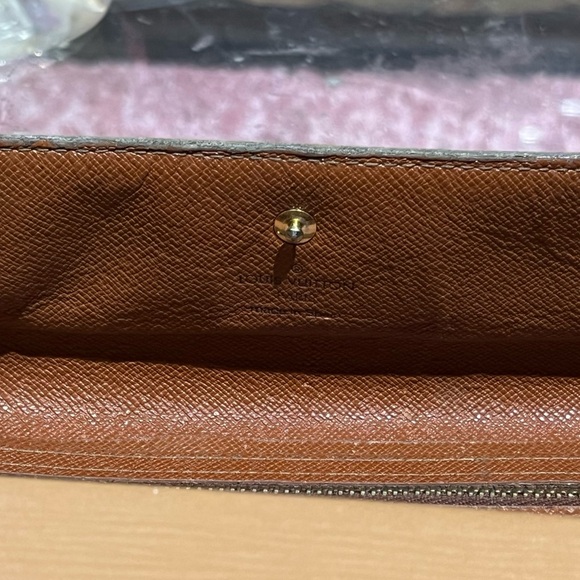 VINTAGE 90’s LOUIS VUITTON Monogram wallet. - Picture 4 of 13